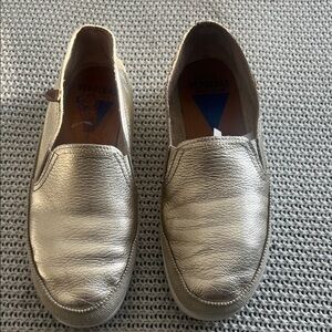 Verbenas Women's Silver/Gold Moccasins